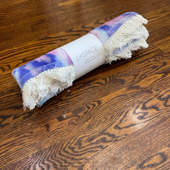 L*Space Tie Dye Beach Towel - Picture 4 of 4